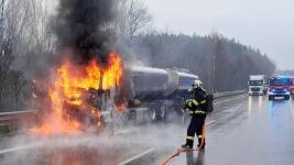 HASIČI KAMION HOŘÍ FseTi56aEAIbdqb